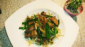 【男飯】にらレバ炒め【鶏油】