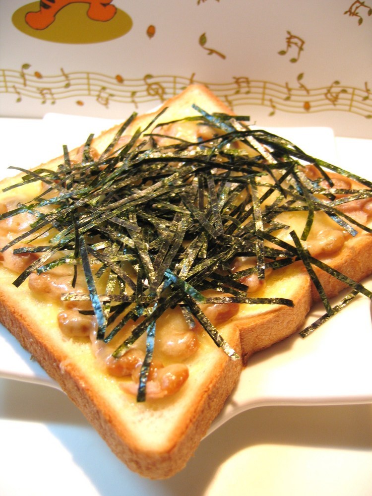 納豆チーズ海苔トーストの画像