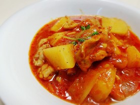 トマト缶で簡単♪鳥もも肉のトマト煮♪