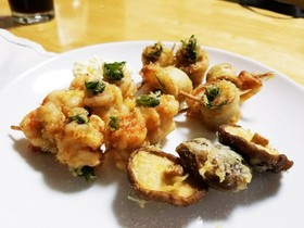 ちくわ & えび の大葉クルクル揚げ
