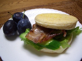 手作りイングリッシュマフィンで朝食を!