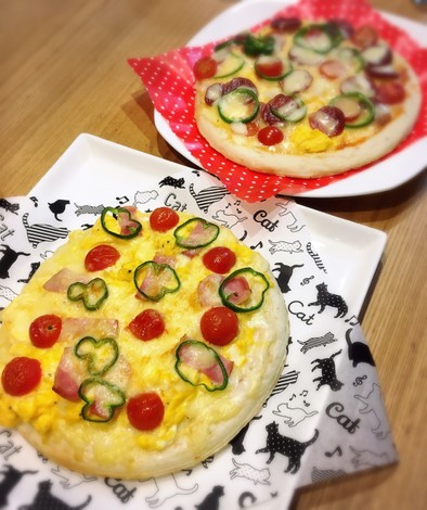 ランチ簡単スクランブルエッグピザ玉子料理の写真