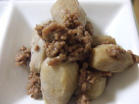 里芋と豚ひき肉の甘辛煮物☆