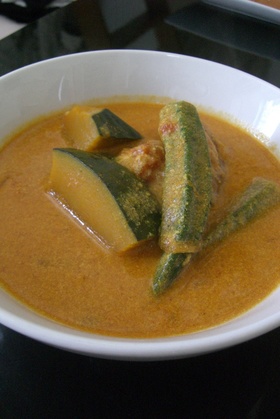 *かぼちゃとオクラの豆乳カレー*
