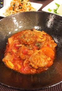 作り置きに✨ふんわり肉団子のトマト煮込み