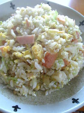 キャベツとハムのさっとできるチャーハン☆