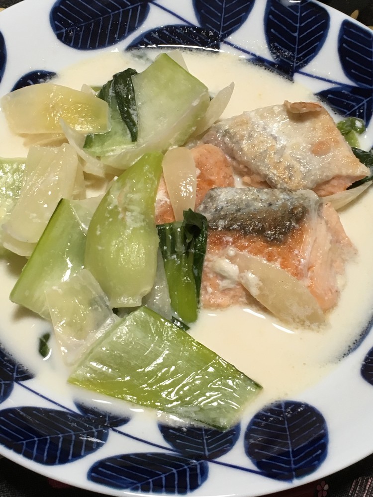 鮭とチンゲン菜のクリーム煮の画像