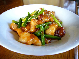 やわらか鶏肉とにんにくの芽~中華炒め