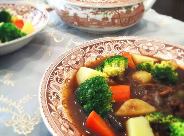 余ったハヤシライスで…彩り野菜のスープ♡の画像