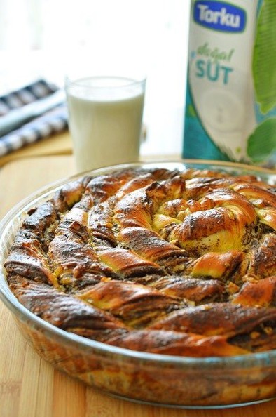 トルコのパン☆ポピーシードの渦巻きパンの写真