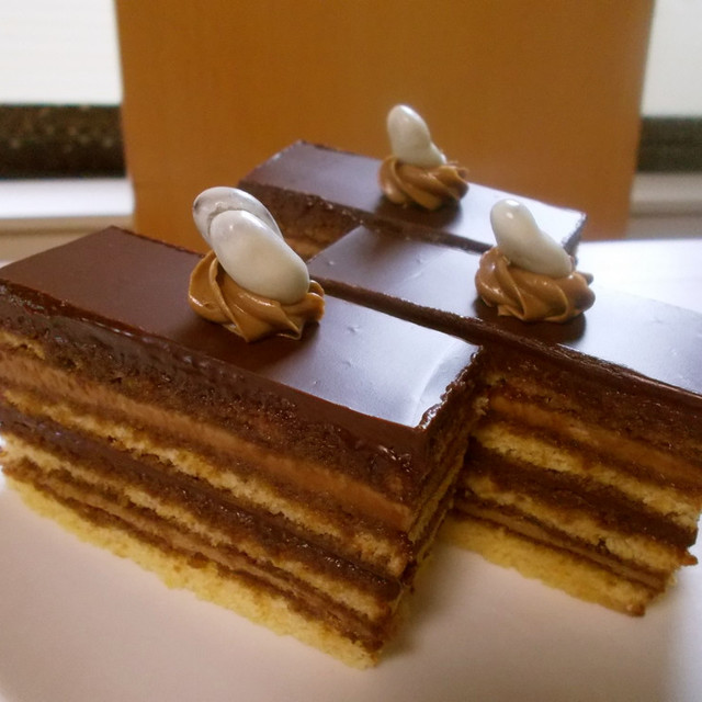 オペラ風 チョコレートケーキ レシピ 作り方 By ガトーさん クックパッド 簡単おいしいみんなのレシピが371万品