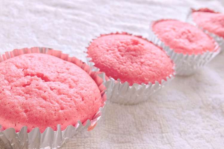 ふわふわピンクのいちごカップケーキ レシピ 作り方 By うわあああああ クックパッド 簡単おいしいみんなのレシピが350万品