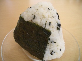 ピリ辛☆ワカメおにぎり