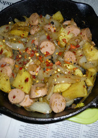お魚ソーセージ･玉ねぎ・ポテトの炒め物