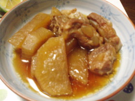豚ナンコツと大根のやわらか煮