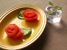 トマトの皮でお花