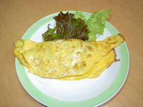 朝の定番じゃが芋とコンビーフのオムレツ