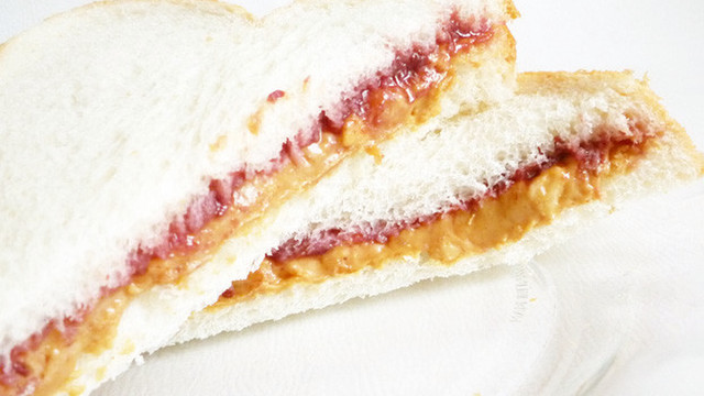 ピーナッツバター ジェリーサンドpb J レシピ 作り方 By Liqueur クックパッド