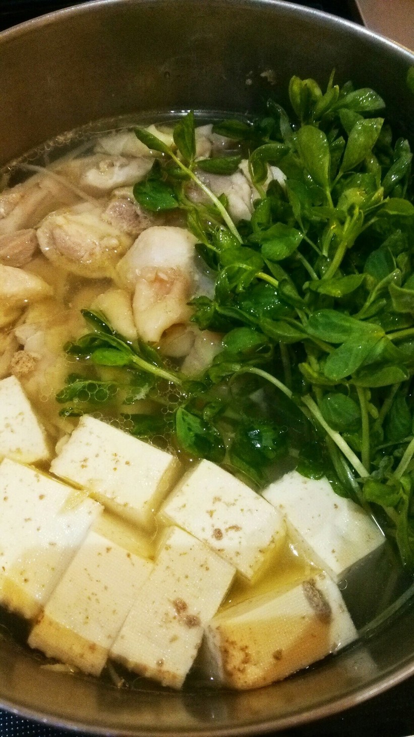 鶏と豆苗の生姜鍋の画像