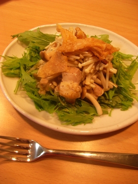 揚げない鶏皮チップ乗せ☆鶏のソテー