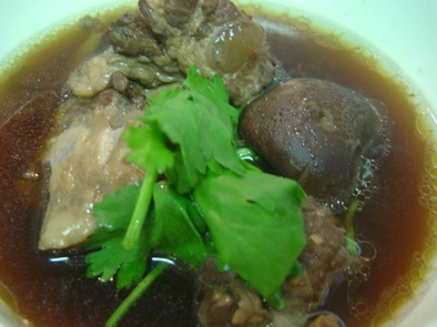 圧力鍋で漢方スープ：肉骨茶（バクテ）の写真