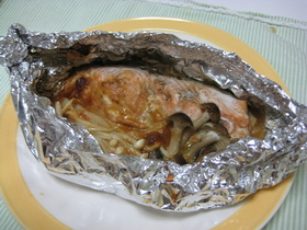きのこと鮭のホイル焼き☆味噌マヨソース