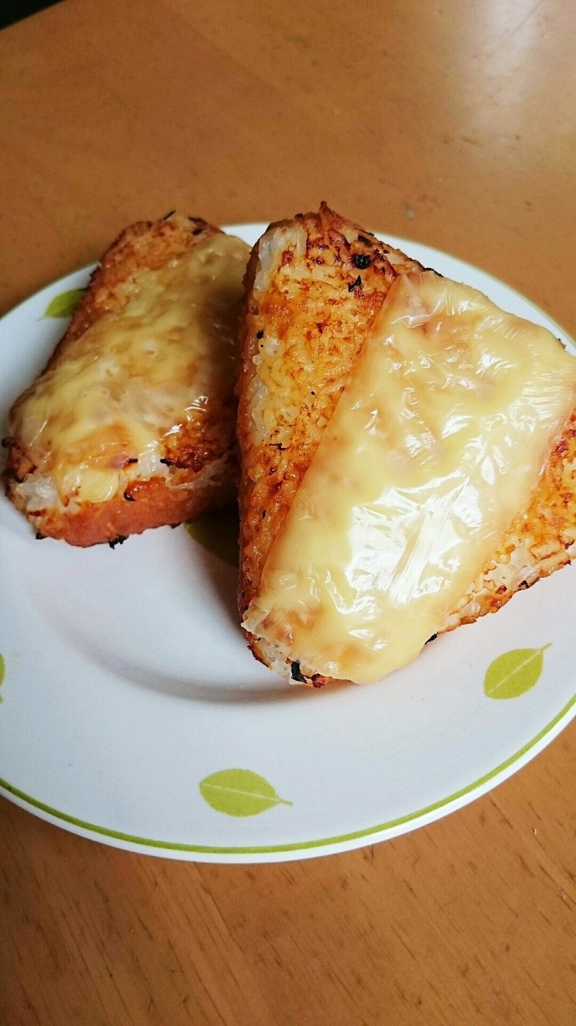 味噌とチーズの簡単焼きおにぎりの画像
