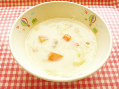 白菜のクリームシチュー・保育園給食の写真