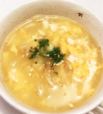 卵と豆腐と玉ねぎの簡単優しいスープ♪の写真
