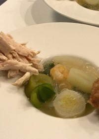 バリ　ソト・アヤム　鶏肉のスープ