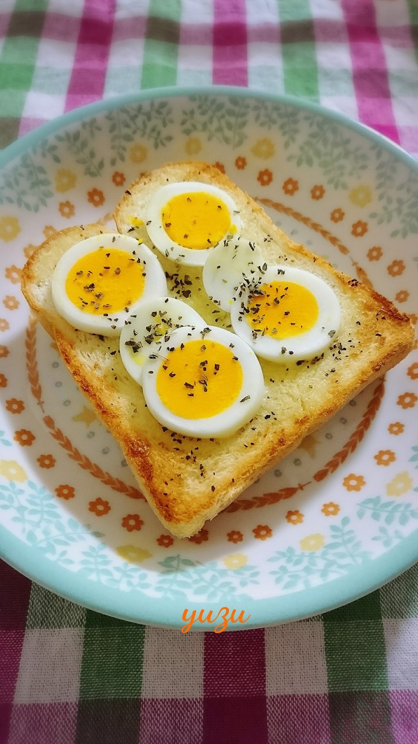 朝食ランチに簡単！ペッパーマヨ卵トーストの画像