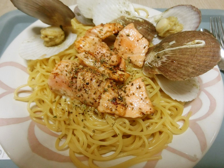 鮭とホタテ貝の醤油バタースパゲッティの画像