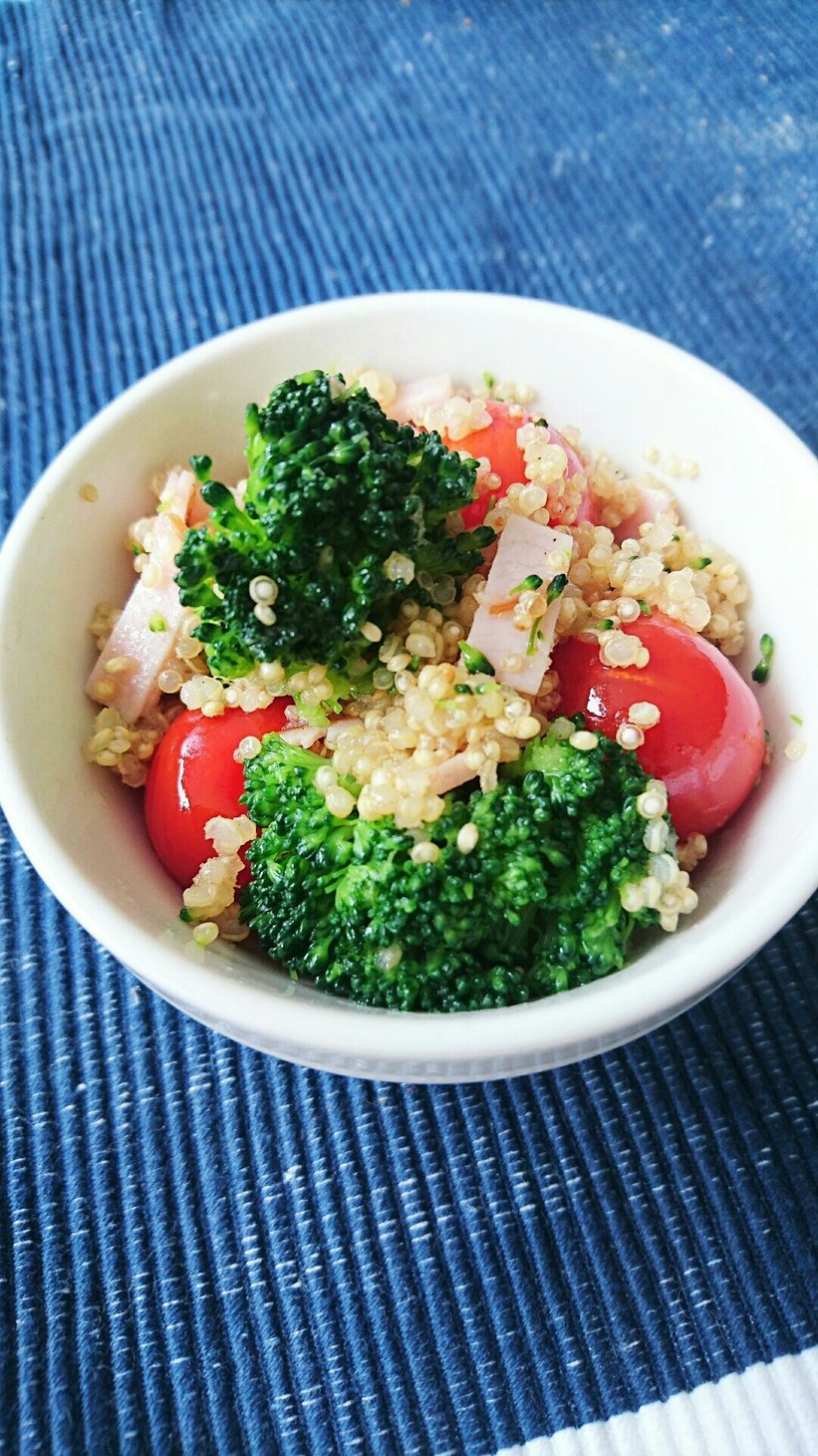 鶏ひき肉とキヌアのサラダのレシピ