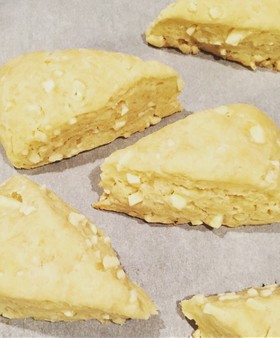 簡単すぎる♡ホワイトチョコスコーン