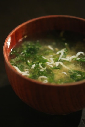天然だしパックで作る しらすの味噌汁
