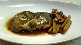 季節のおかず カレイの煮つけ