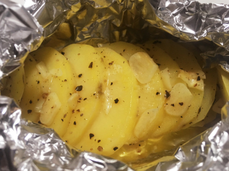 激ウマ簡単！ニンニクバター芋のホイル焼きの画像