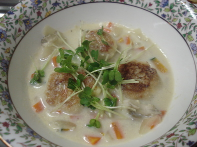 とろ～りもっちり里芋団子の豆乳スープの写真