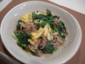 豚肉と小松菜と卵のオイスター炒め