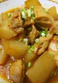 【キムチ鍋の素】鶏肉と大根の甘辛キムチ煮