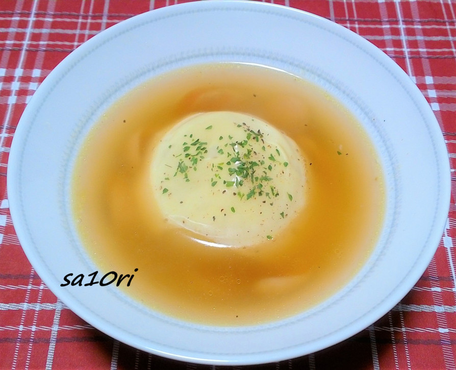 丸ごと新玉ねぎのオニオングラタン風スープの画像