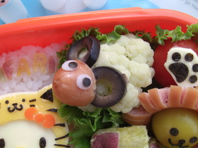 カリフラワーで羊さん キャラ弁のおかず