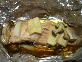 鮭ときのこのホイル焼き