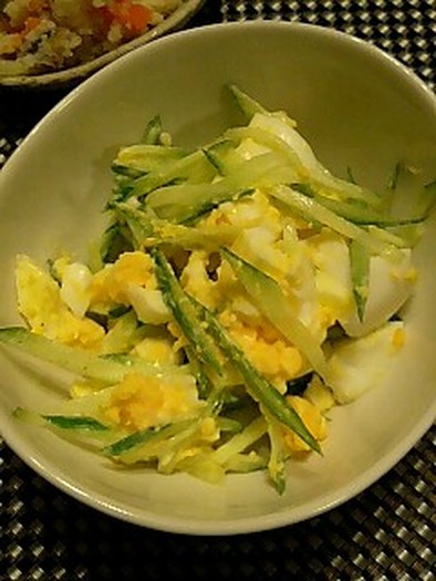 きゅうりと卵の簡単サラダの写真