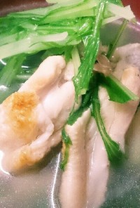 水菜と鳥手羽中の簡単サムゲタン風スープ