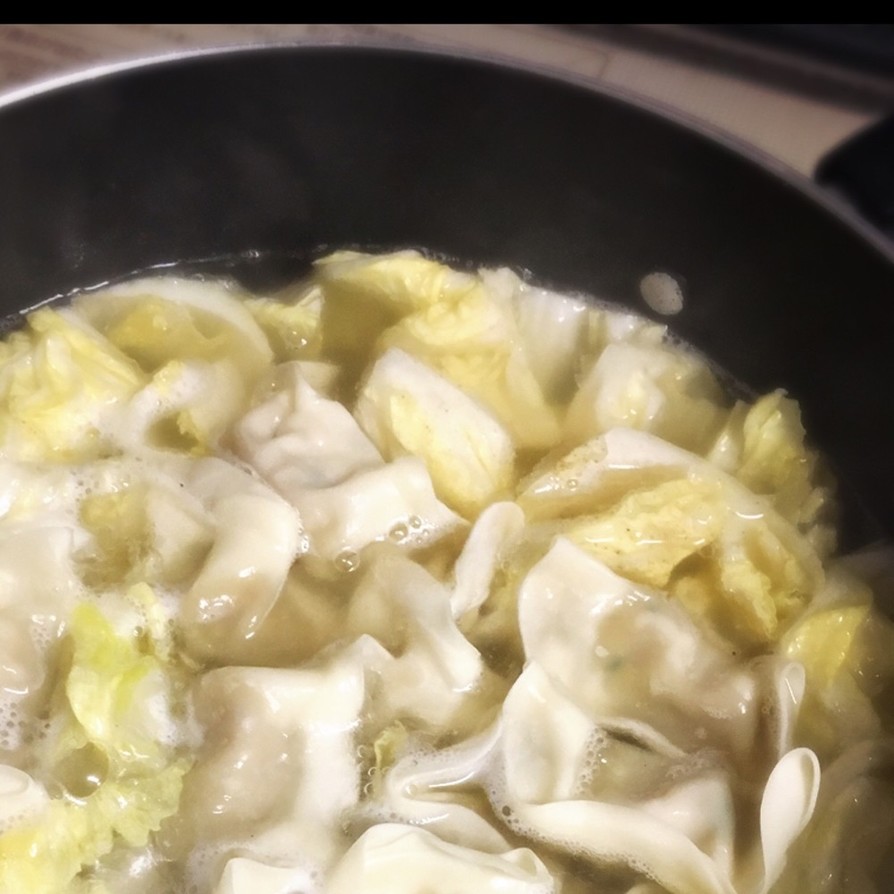 餃子と白菜の中華スープ 簡単の画像