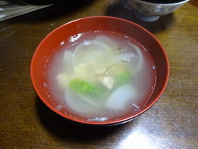 新たまねぎと鮭缶の和風スープ