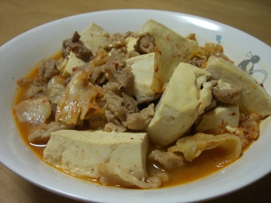 キムチ入り肉豆腐の写真