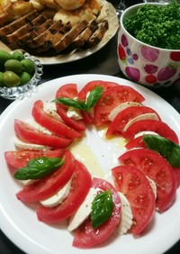 トマトとモッツァレラのカプレーゼ