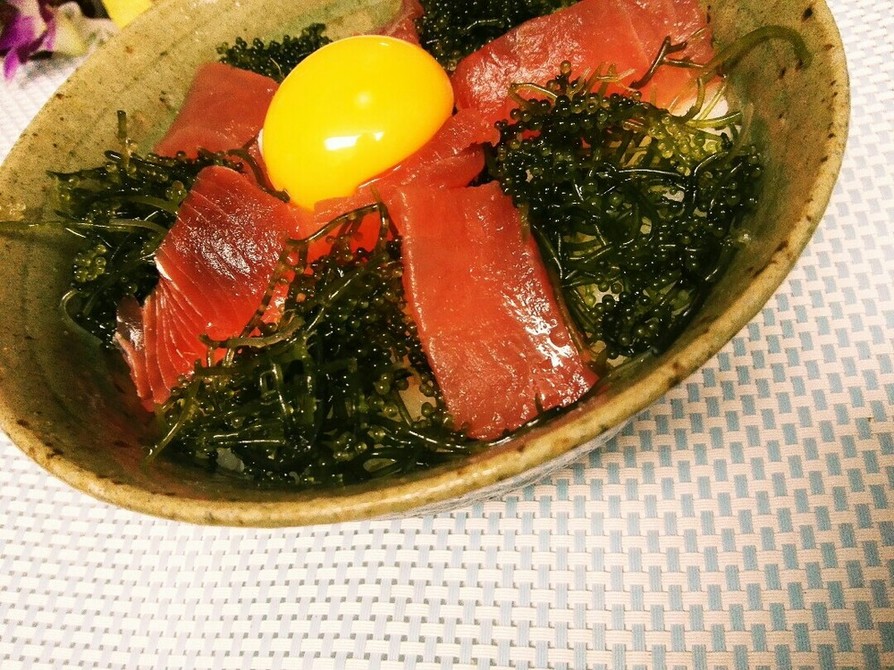 簡単沖縄料理♪海ぶどう丼の画像